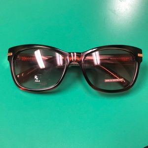 Woman’s Sunglasses